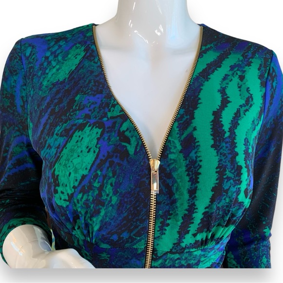 CACHE’ BLUE/GREEN 3/4 SLEEVE ZIPPER FRONT BODYCON DRESS. WOMEN’S SIZE MEDIUM. - Picture 6 of 8